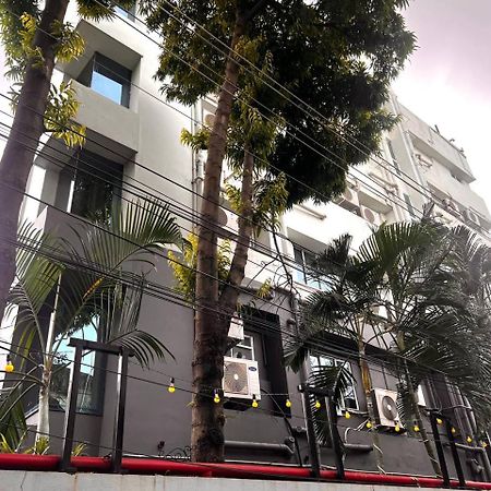 Hotel Mayfair Tower Kolkata Bagian luar foto