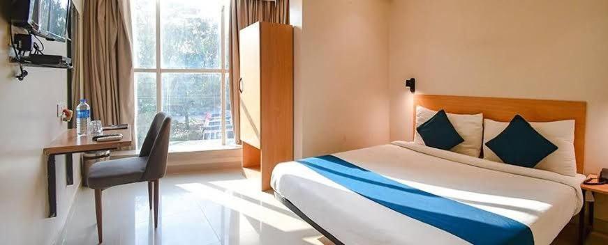 Hotel Mayfair Tower Kolkata Bagian luar foto