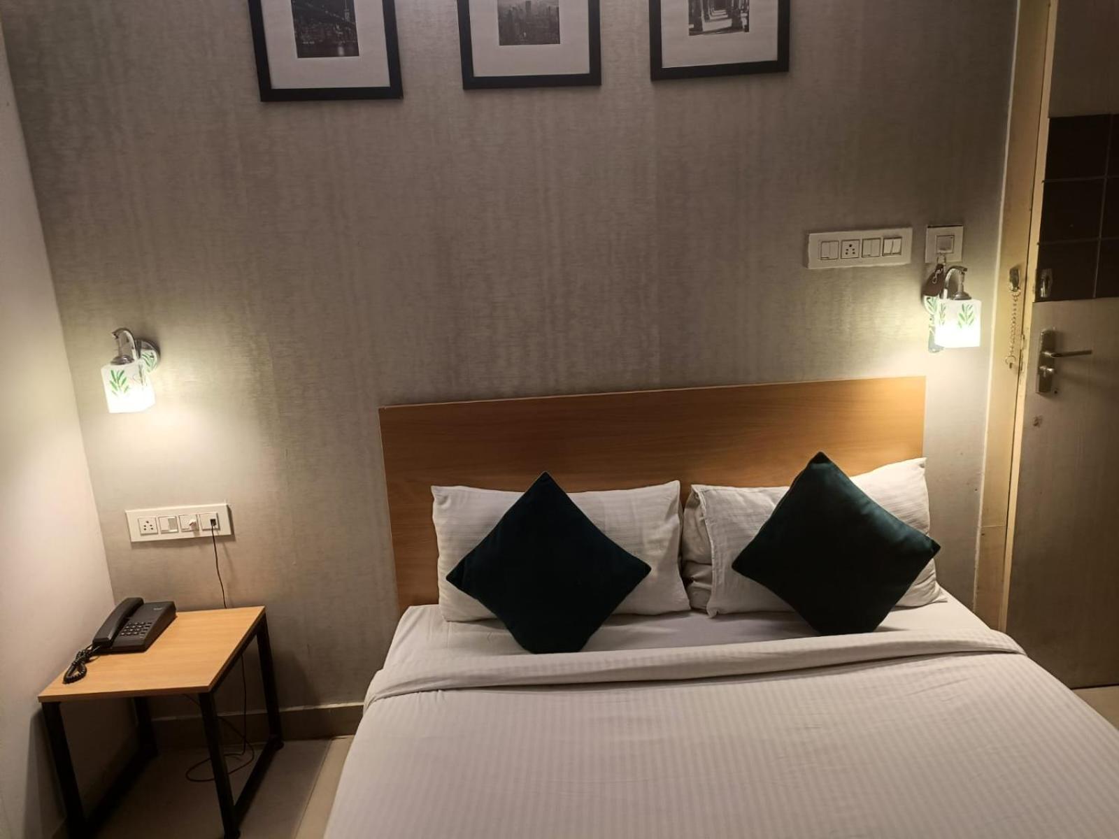 Hotel Mayfair Tower Kolkata Bagian luar foto