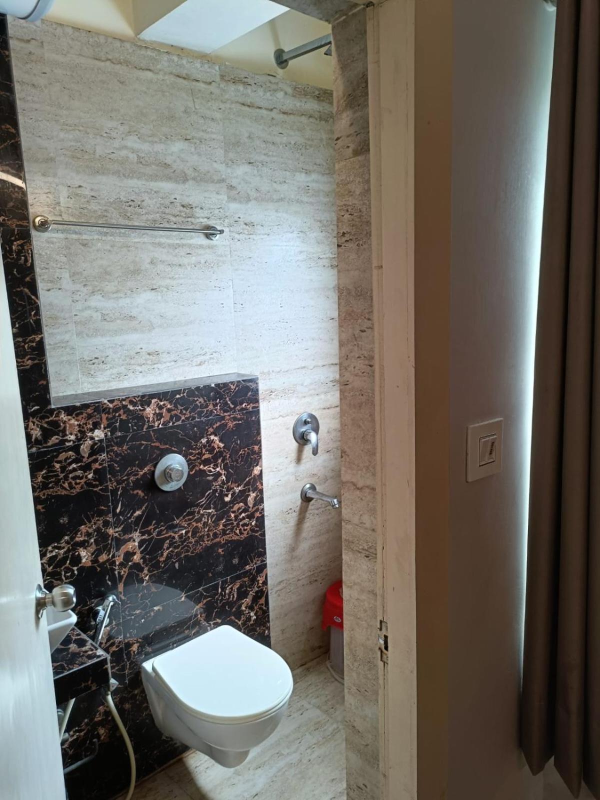 Hotel Mayfair Tower Kolkata Bagian luar foto