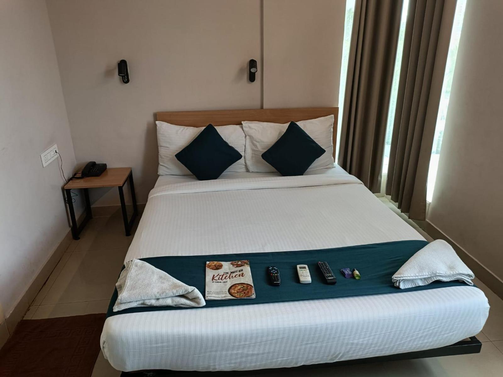 Hotel Mayfair Tower Kolkata Bagian luar foto